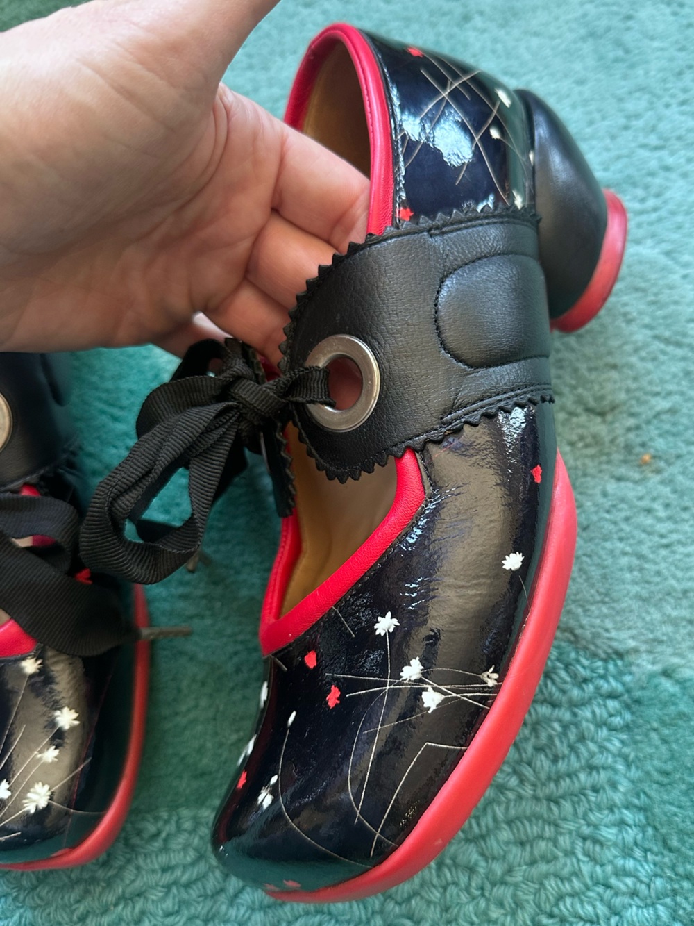 Fluevog EXCELLENT Choice Adele black patent floral MJ w/ heart heels-8 (fit 7.5) - Picture 10 of 16